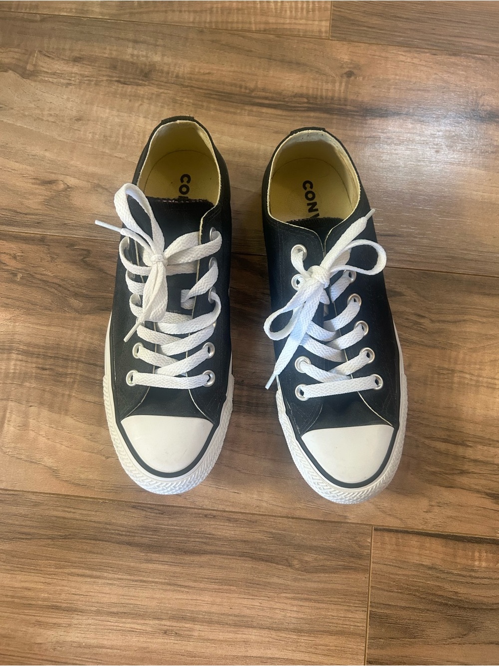 Converse Men's Classic Low-Top Canvas Sneakers in Black/White NWOB